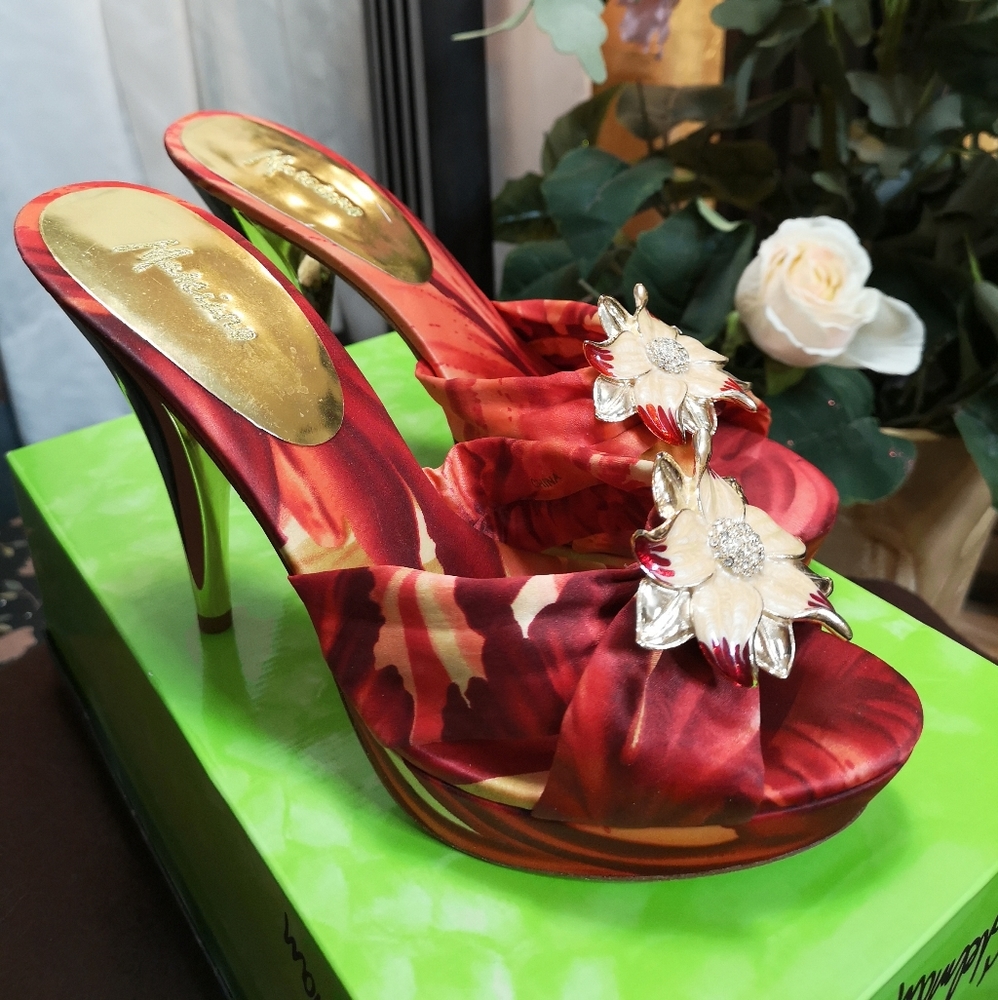 Mules by Marciano.Heels shoes.